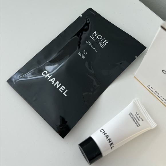 Chanel Bundle 🤍 - Picture 4 of 4